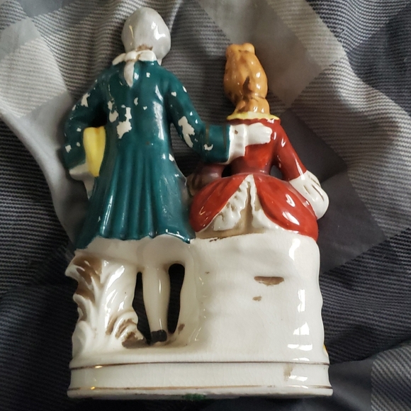 Statue - Picture 2 of 3